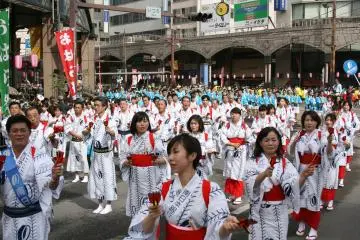 <p>People. People. And more people.&nbsp;</p>