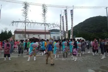Local wards stage their own small events during the festival