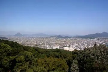 <p>The view from the top of the mountain is great, allowing you to look out over Kagawa.</p>