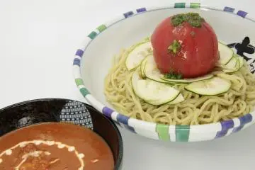<p>Nanashi also offer seasonal dishes &ndash; including this chilled tomato tsukemen!</p>