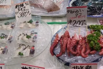 <p>หนวดปลาหมึกกับหอยนางรมก็น่ากิน</p>