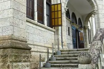 Ohya Stone is used in various ways here