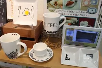 <p>Design your own crockery!&nbsp;</p>