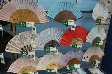 <p>Japanese fans</p>