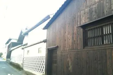 Down a small road around the back of Hazama sake brewery.