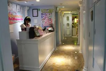 The warm welcoming begins at the entrance
