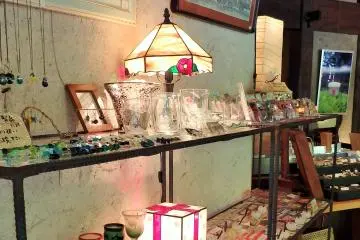 <p>They have quite a collection of glass items, including jewelry.</p>