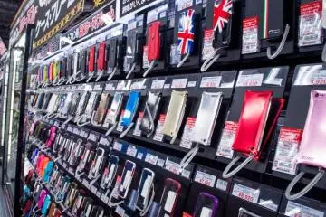 A wall of smartphone cases. (Photo: <a href="http://en.japantravel.com/author/rory.jackson/profile" target="_blank" rel="noreferrer noopener nofollow">Rory Jackson</a>)