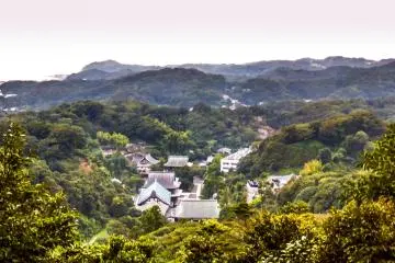 Nearing the end! Looking down on Kamakura`s famous Kencho-ji Temple