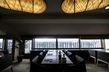 <p>Over at the rear of the restaurant, a cozier lounge setting is available if you so prefer.</p>