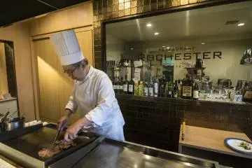 <p>Of course, I HAD to take this chance to snap the chef at work.&nbsp;</p>