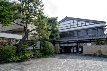 The picturesque&nbsp;facade of Inanba, with stairs leading up to Grand Hotel Hamamatsu.