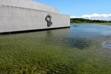 <p>I was impressed with the building and landscaping</p>