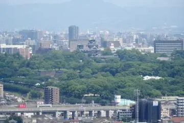 <p>A glimpse of Kumamoto Castle from Honmyo-ji's viewpoint</p>