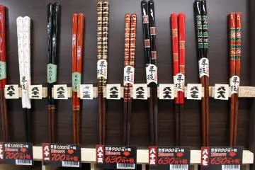 <p>Brightly colored chopsticks</p>