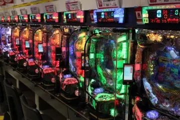 <p>El colorido mundo del Pachinko</p>