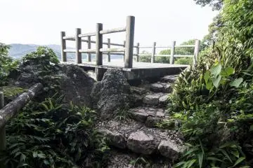 On up to this observation deck for a unobstructed view of the entire lake.