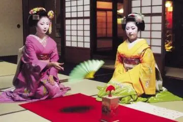 Tosenkyo is an Edo Period fan tossing game made alive by Geisha in Hangesho Fan boutique in Kyoto