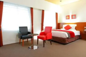 The rooms are brightly lit, air and spacious.