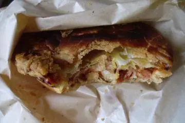 <p>Butter chicken and cheese pie</p>