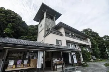 Gallery image