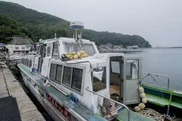 <p>Monsieur Fukuma vous&nbsp;am&egrave;nera faire un tour du port et des environs si vous le souhaitez, une exp&eacute;rience dont vous ne pourrez pas jouir dans un autre ryokan.</p>
