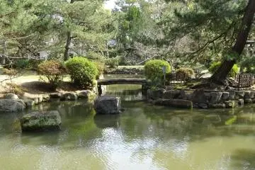 <p>สวนริมกำแพง</p>