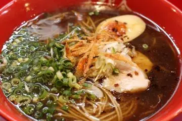 <p>Close-up of the ebi-soba</p>