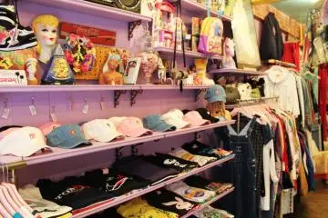 90s fashion is making a big comeback