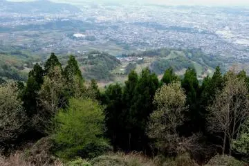 <p>The city of Hadano below</p>