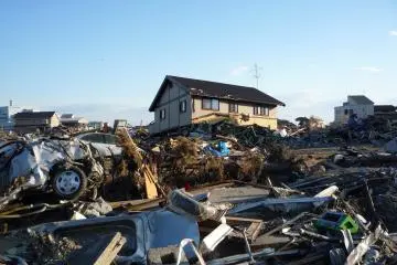 2011 Tohoku earthquake damage (Photo: AB-DESIGN / Shutterstock.com)