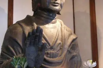Large Buddha statue-1300 years old (Photo: Matthew J. Eynon)