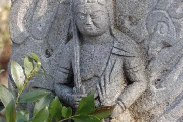 Fudō Myōō statue in courtyard
