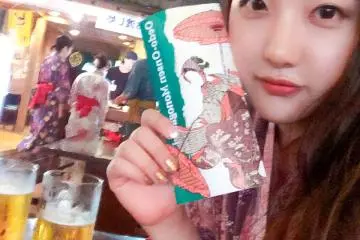 <p>안에서 유카타를 입고 음식을 즐길수 있다.</p>