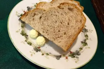 Traditional rye bread and butter (Photo: Olga Kaneda)