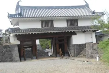 Shorishi castle, main gate (Photo: Chad Sealey)