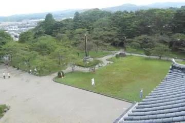 View of the courtyard from the 3rd floor of Shiroishi Castle