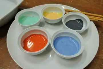 <p>Your design can only utilize these five colors</p>