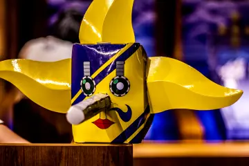 If you succeed to finish Usopp's attraction, you will receive the Sogeking's mask as a reward.