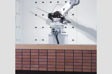 Guests can store their bags with the robot cloak (500 yen for 24 hours) (Photo: <a href="http://www.h-n-h.jp/en/facility/" target="_blank" rel="noreferrer noopener nofollow">Henn-na Hotel</a>)