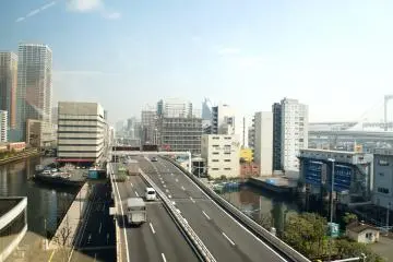 <p>모노레일에서 보이던 도심 풍경</p>