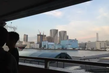 <p>타케시바 부두에서 바라 본 도쿄만</p>