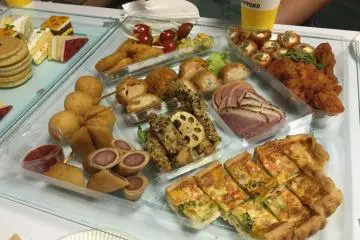 <p>파티룸 내부와 별도로 주문한 안주</p>