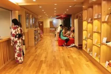 <p>The hallway by the travelers lounge</p>