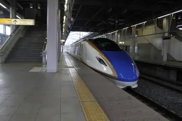<p>The Hokuriku Shinkansen train towards Karuizawa Station.</p>