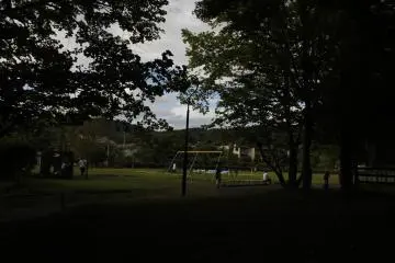 <p>Children playing in&nbsp;Yagasaki Park.</p>