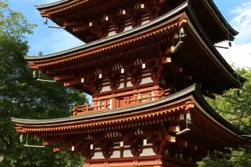 <p>Pagoda 3 lantai Okadera. Pagoda asli dihantam topan di tahun 1942. Struktur bangunan sekarang dikonstruksi di tahun 1986.</p>