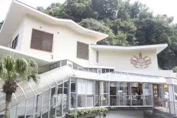 <p>One of the entrances to the centre.</p>