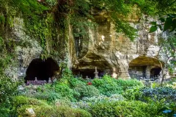 <p>Located towards the back of the bamboo garden are these caves. Legend has it that the ashes of the later day Ashikaga Lords are held here</p>