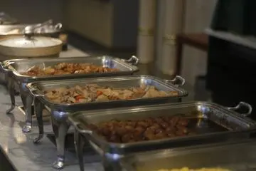 Varios platillos del buffet